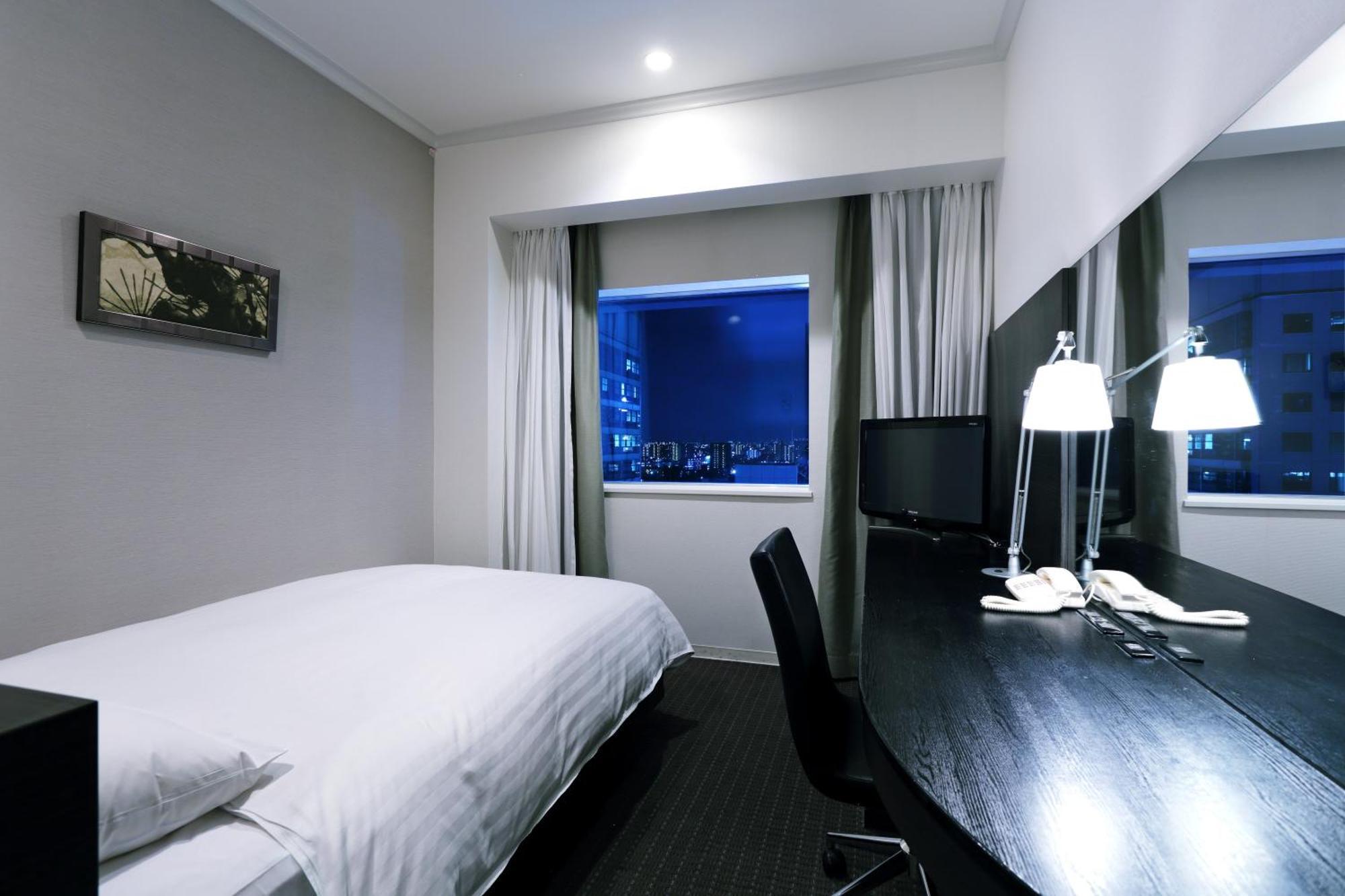 Palace Hotel Omiya Saitama Exterior photo